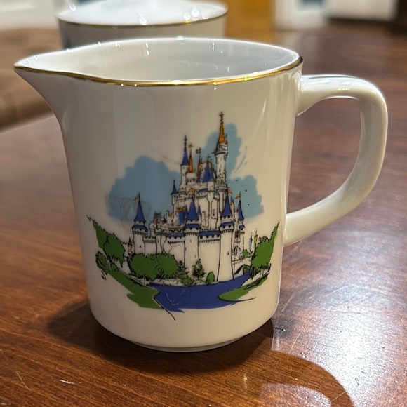 Vintage Walt Disney World Castle Design Cream and Sugar Set - Picture 8 of 10